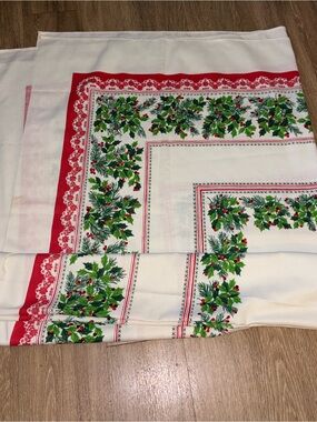Vintage Christmas Holly Tablecloth 90x60 Red Green Holiday Rectangular A100